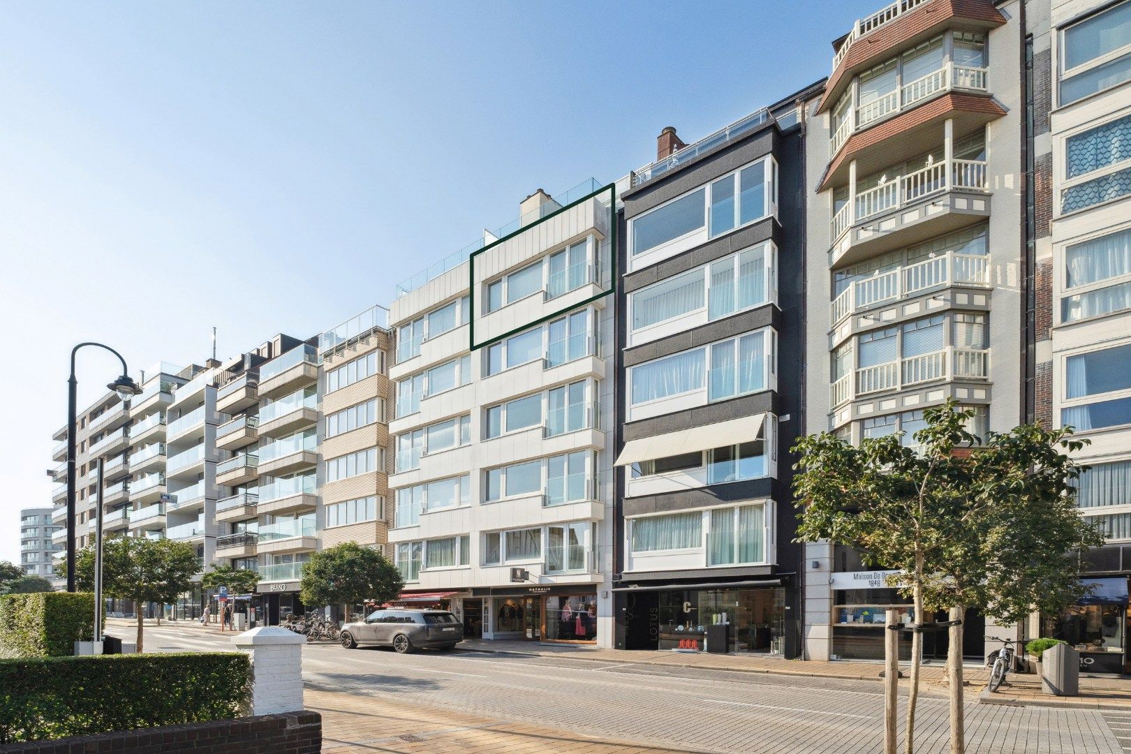 Instapklaar en volledig bemeubeld appartement met prachtig uitzicht in Het Zoute foto 2