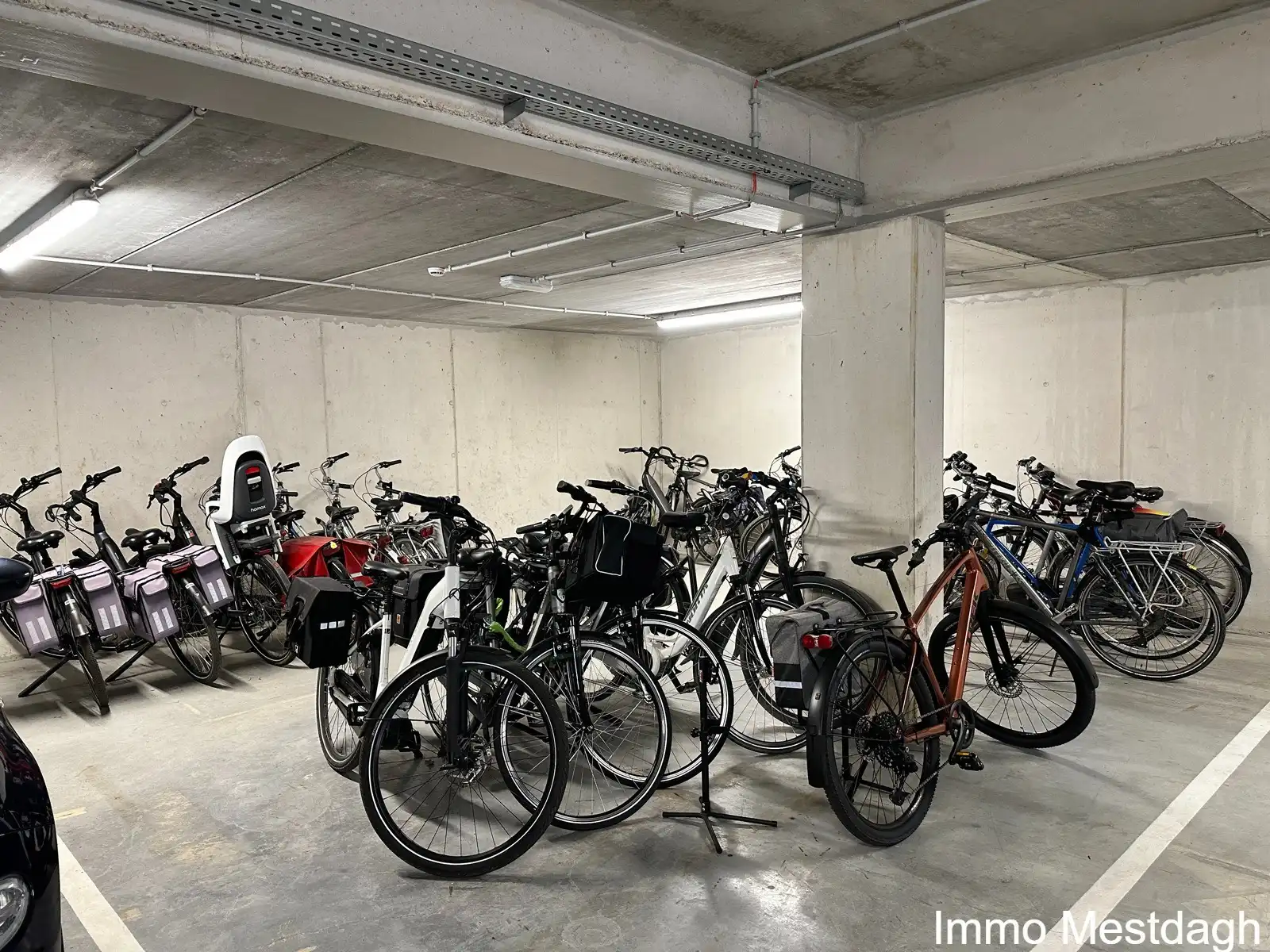 Unieke Penthouse met Panoramisch Uitzicht & Terrassen Rondom foto 50