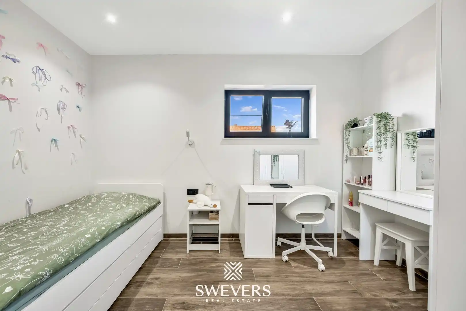 Stijlvol wonen op een ruim perceel met 4 slaapkamers en topafwerking foto 30