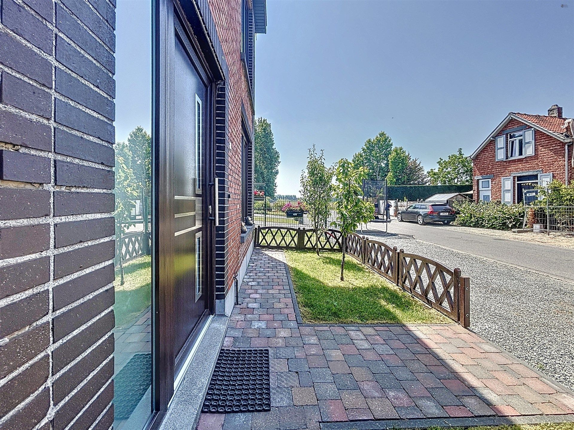 Gerenoveerde half open bebouwing met garage op toplocatie foto 19