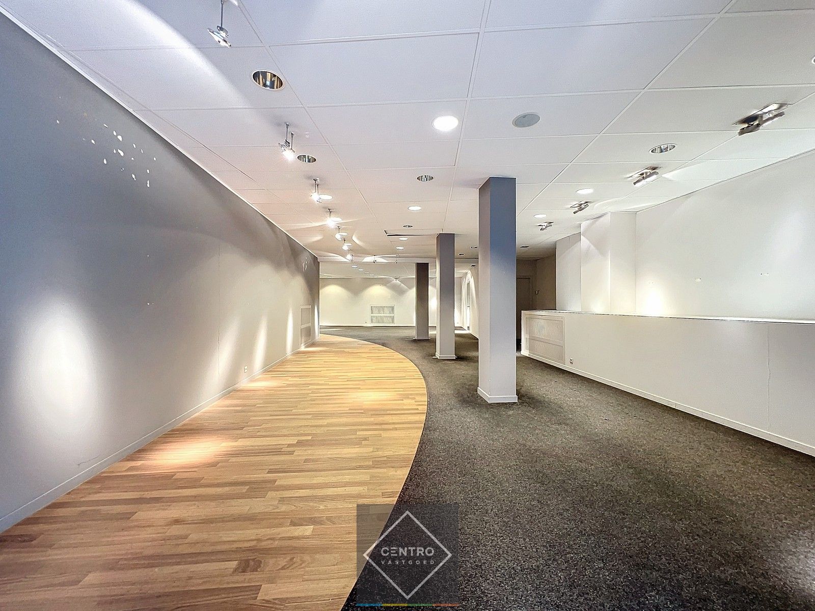 Unieke kantoorruimten van 660m² te Roeselare - dicht bij de Grote Markt aan zeer AANTREKKELIJKE prijs! foto 19