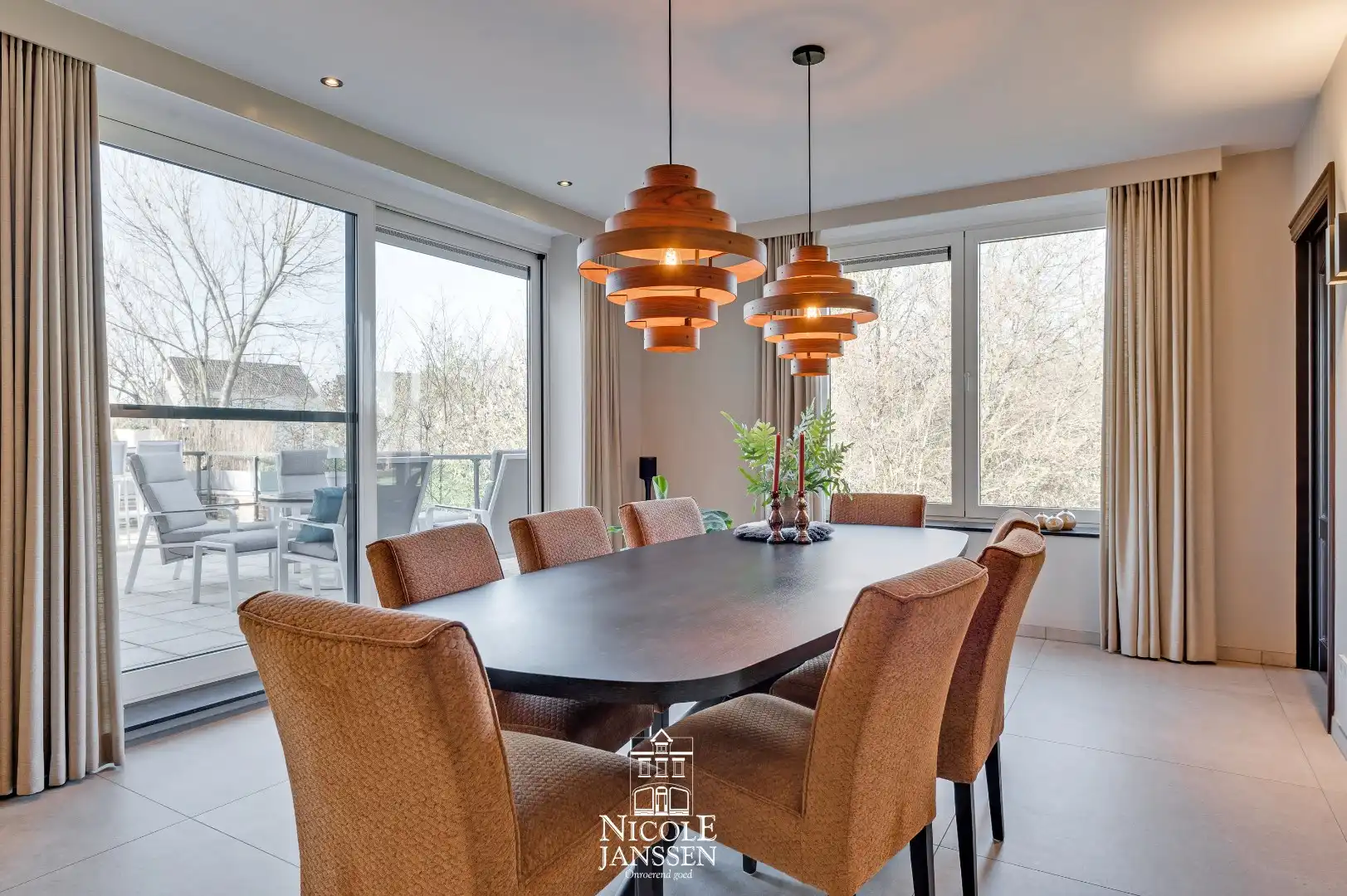 Prachtig luxueus appartement met 2 slaapkamers, kantoorruimte en ondergrondse garage foto 6