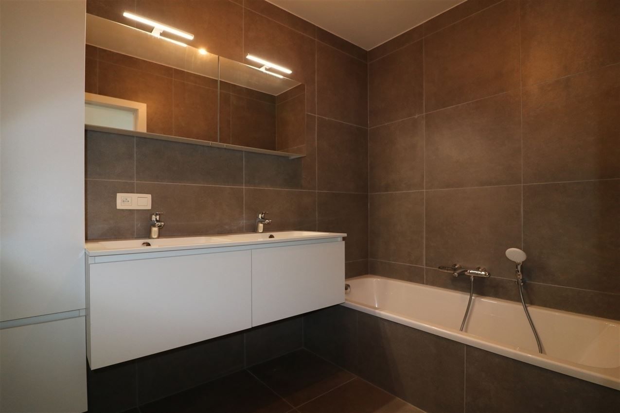 Glkvlrs (2 slpk), energiezuinig, terras & tuintje, 2 autostaanpl., kelderberging foto 8