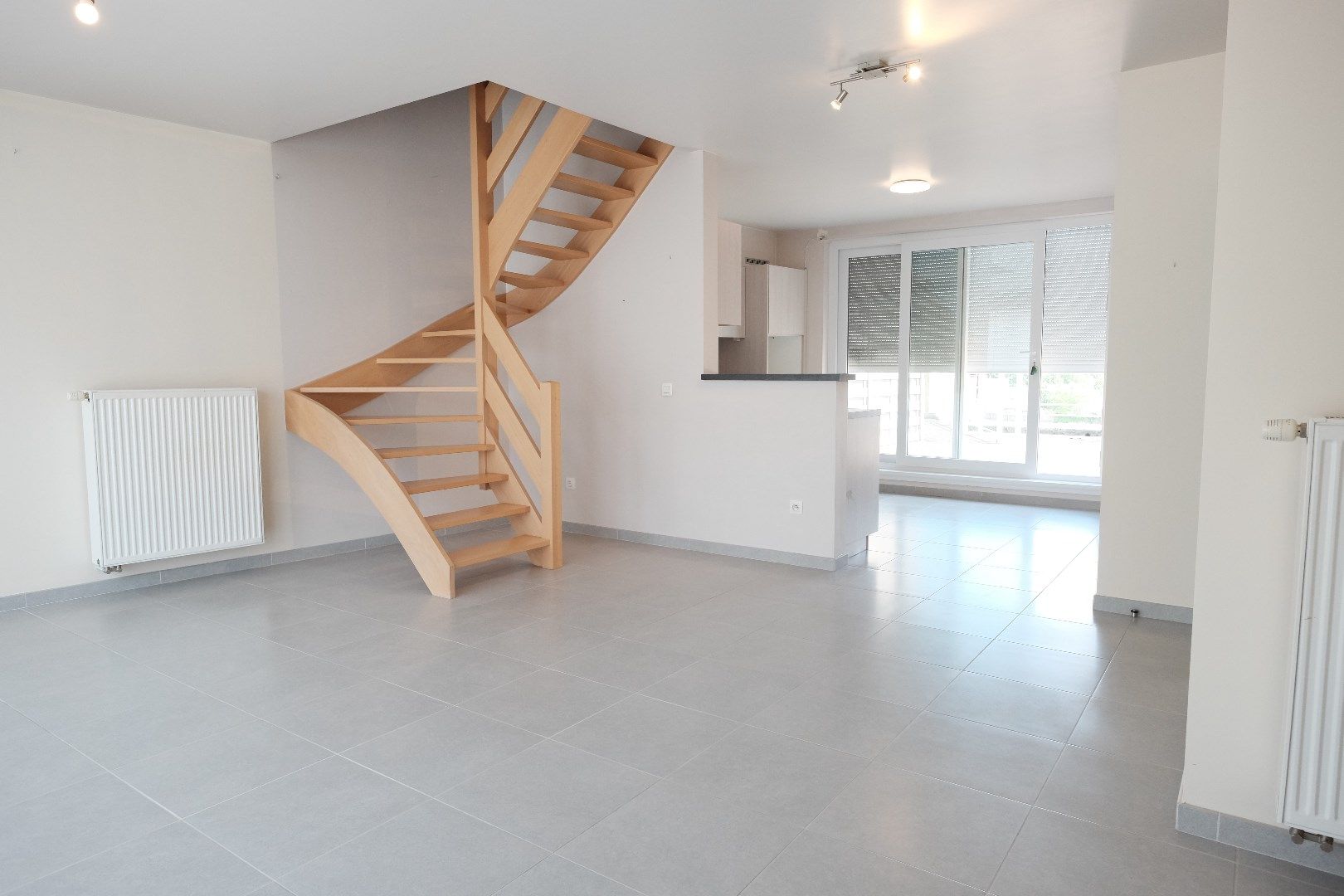 Duplex appartement met mooi zongericht terras en dubbele garage. foto 7