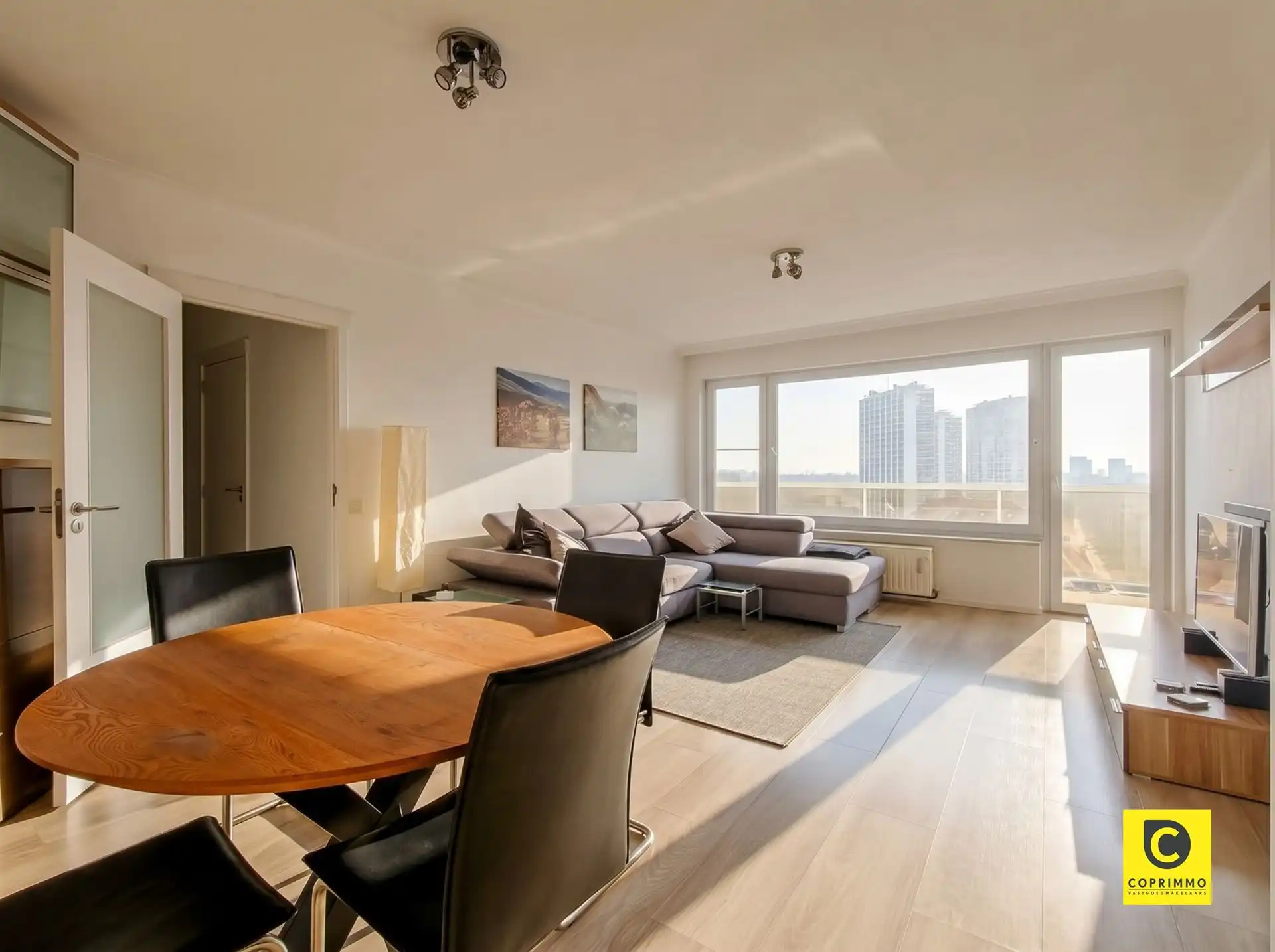 2 slaapkamer appartement met prachtig zicht! foto 11