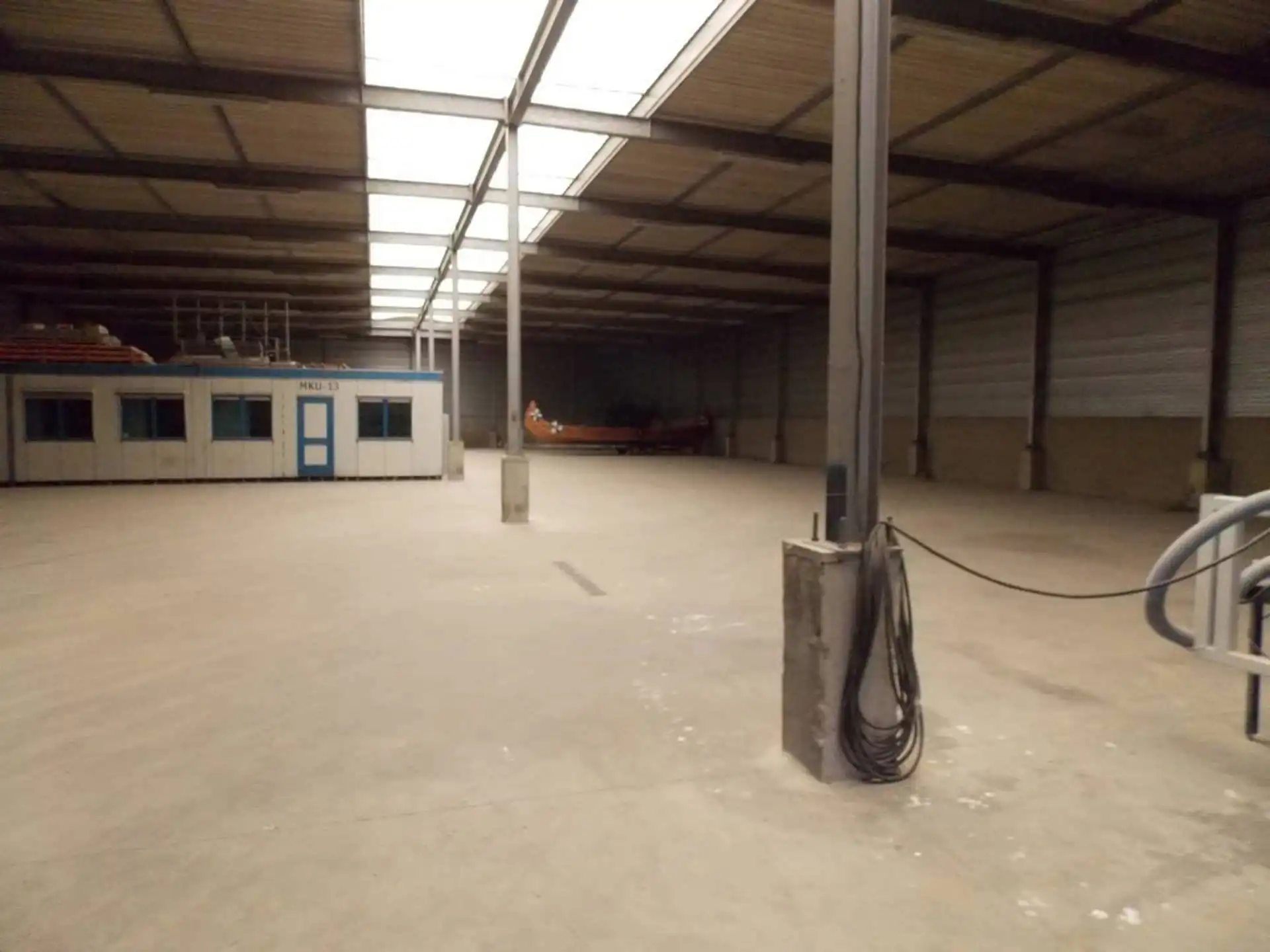 MAGAZIJN VAN 1800M² foto 4