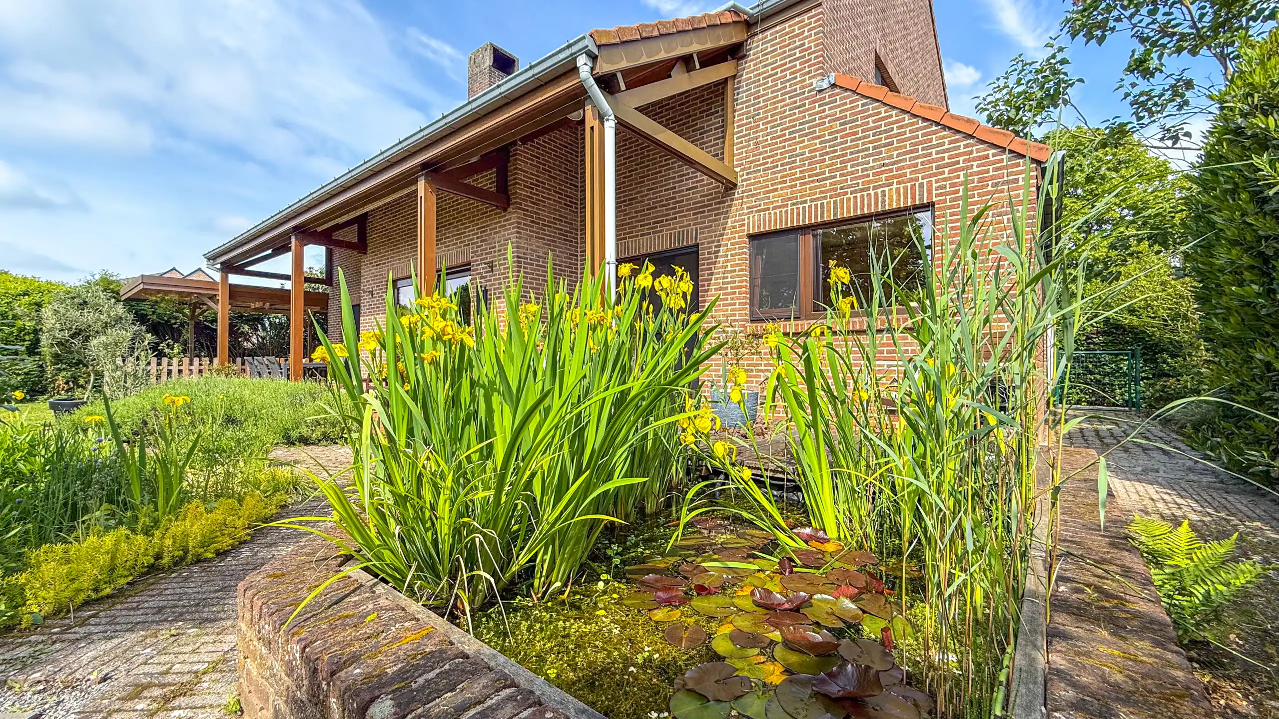 Ruime gezinswoning met grote tuin, 4 slpks en praktijkruimte! foto 44