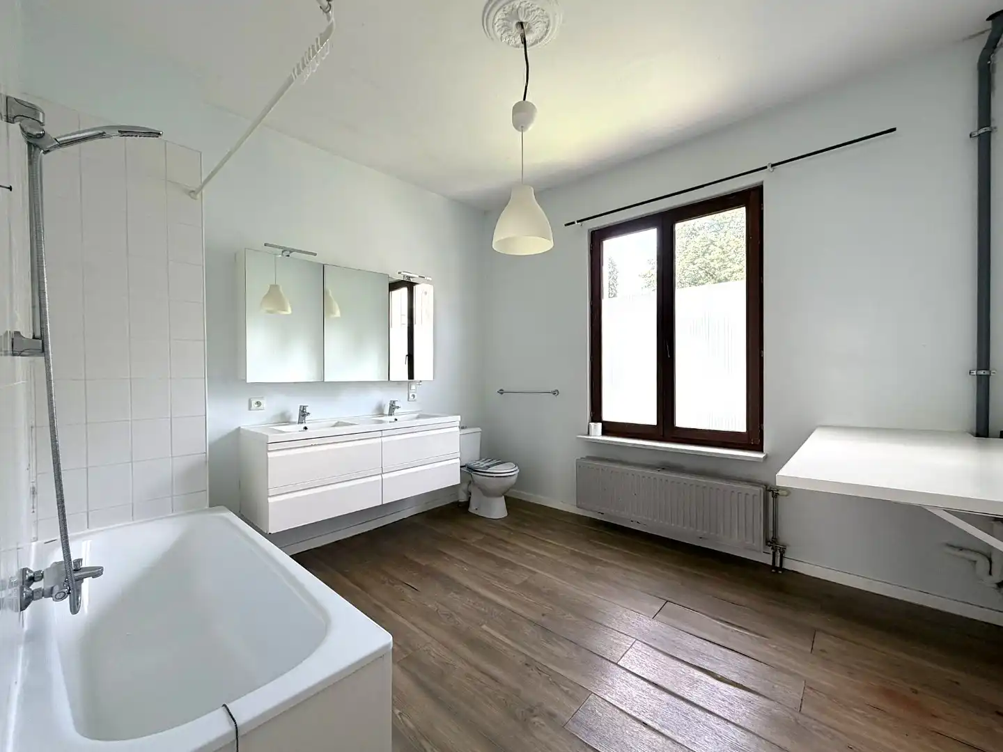 Charmante halfopen woning met Westtuin in een gegeerde woonwijk aan de Basiliek van Edegem! foto 11