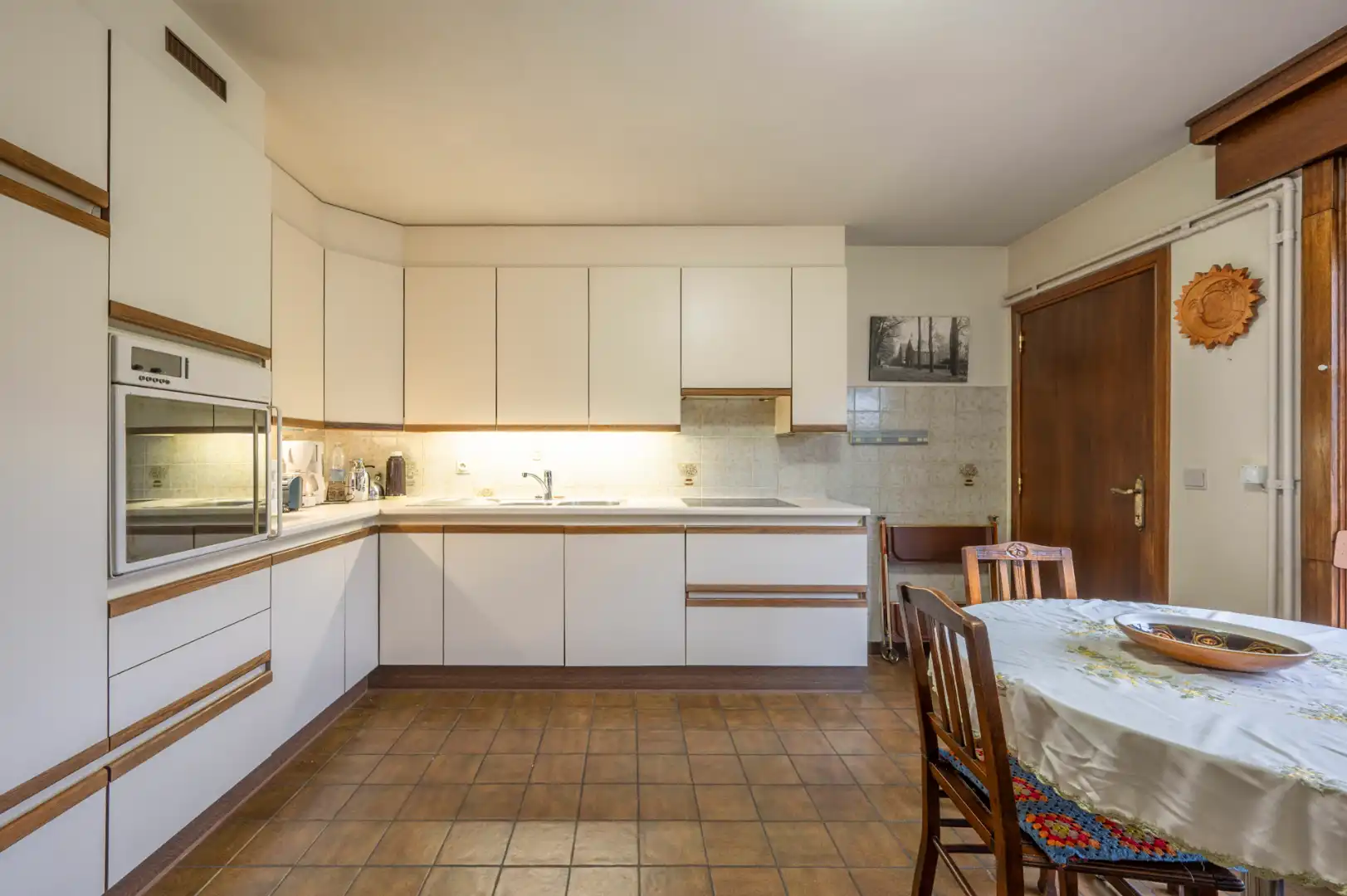 Ruime gezinswoning met 5 slaapkamers op rustige ligging in Sint-Andries foto 5