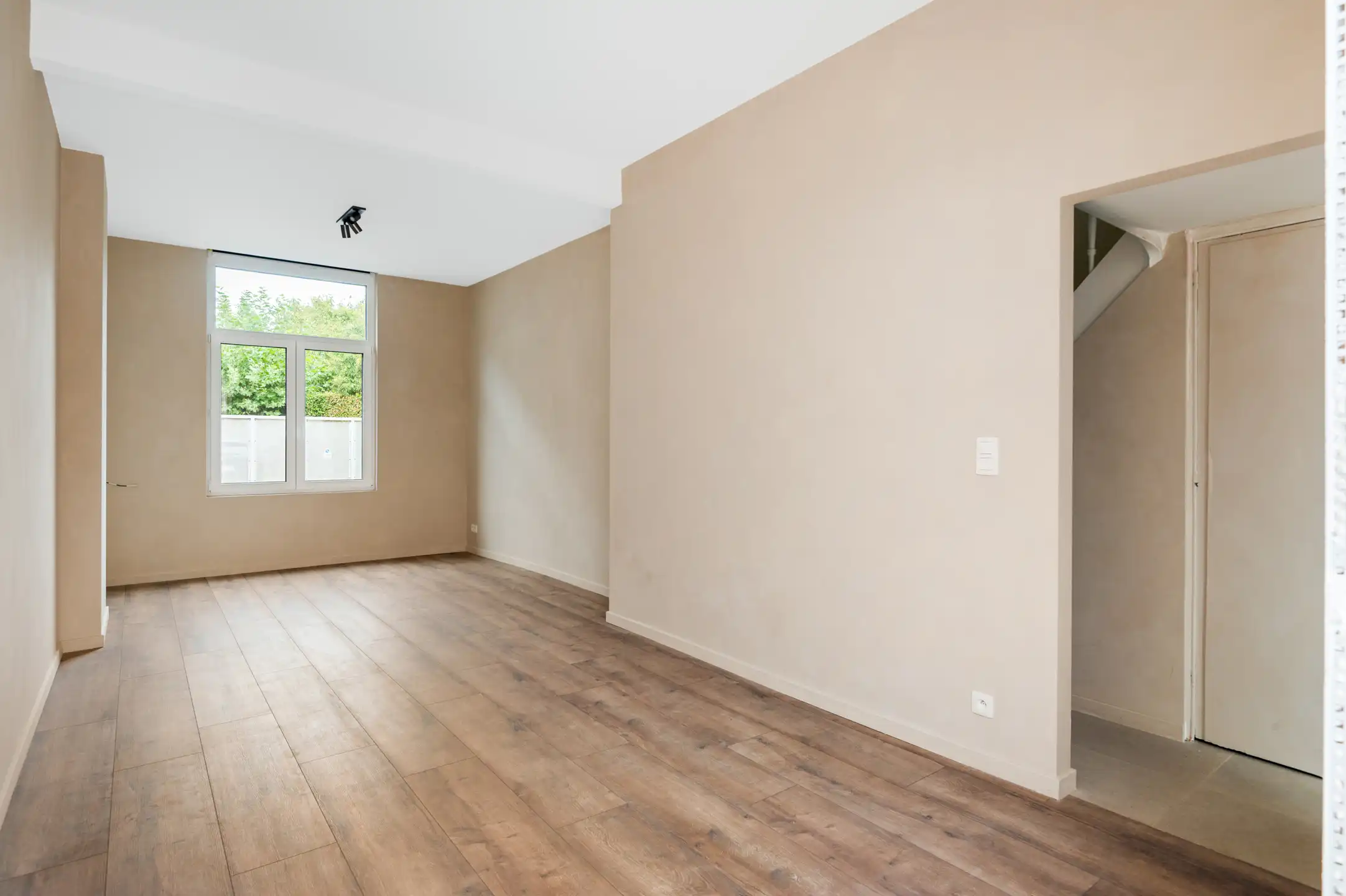 Prachtig gerenoveerde woning in het centrum van Aartselaar foto 9