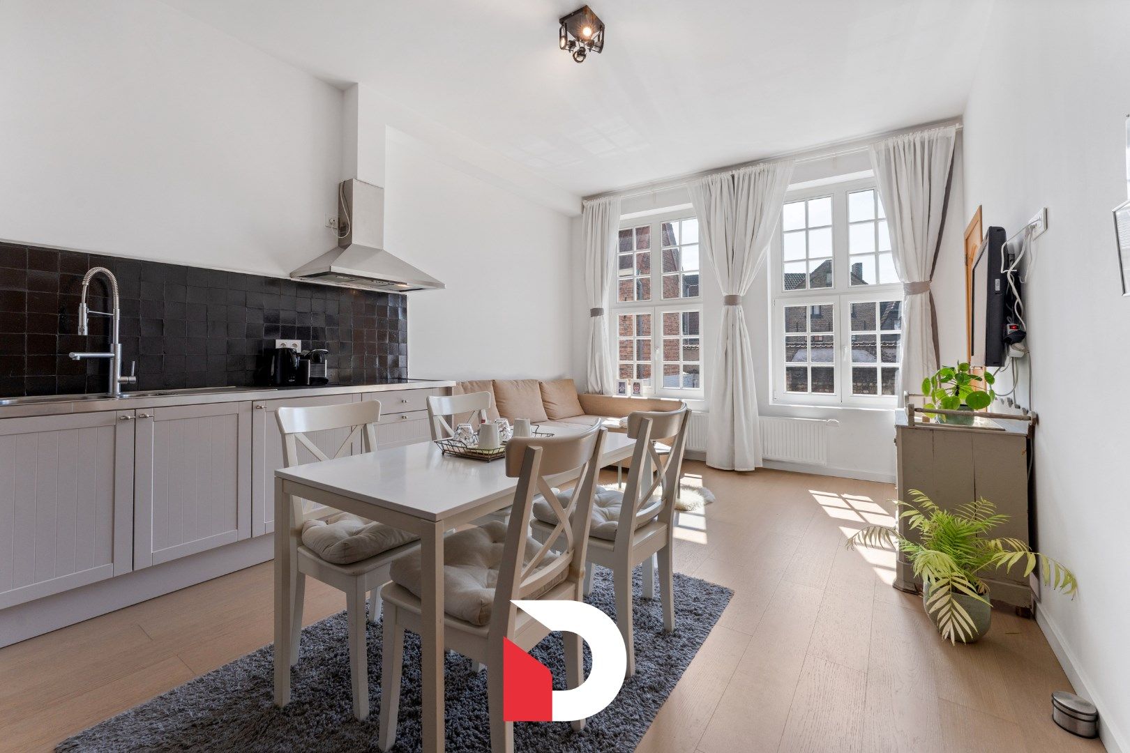 Burgerwoning met 5 slk en vergunde gastenlogies foto 18