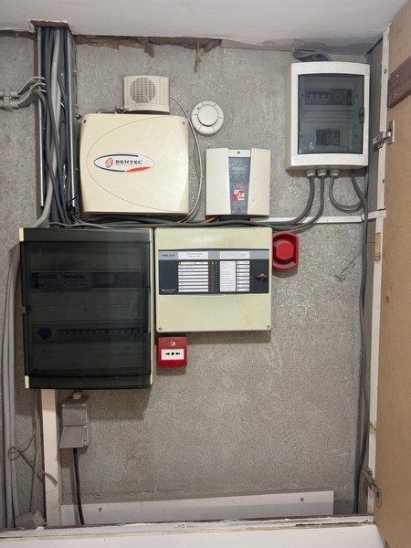 Magazijn met bureel te huur in Booiebos in Drongen foto 12