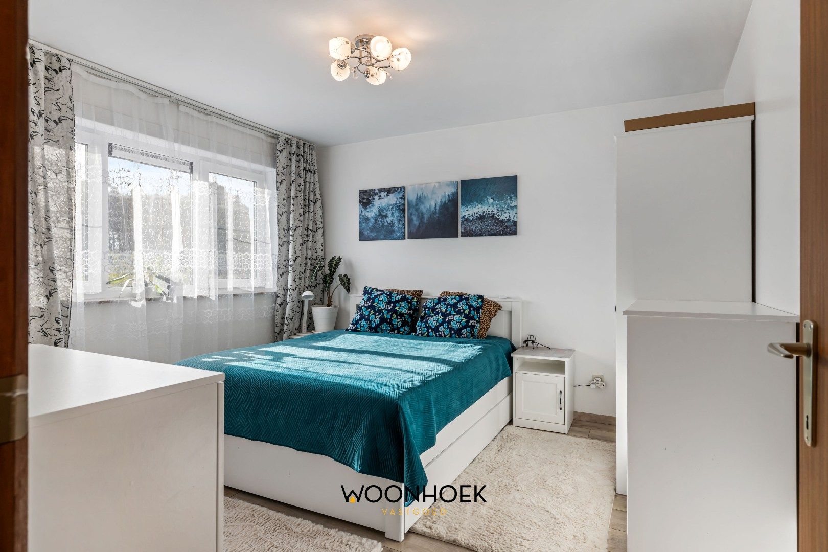 Instapklare 3-slpk halfopen bebouwing met dubbele garage  foto 12