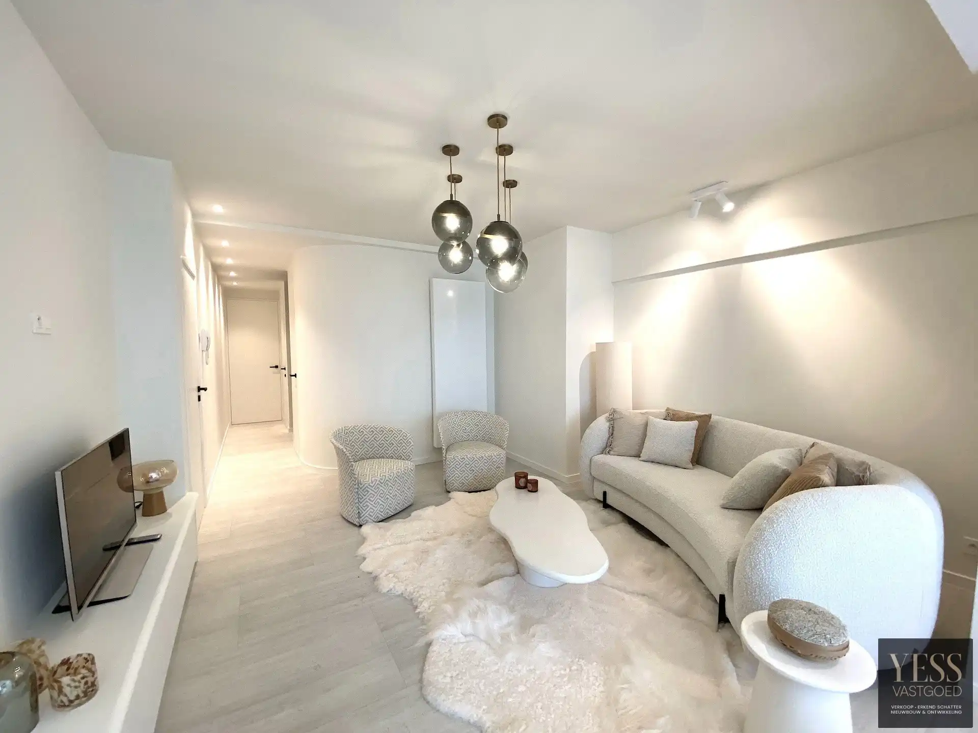 Exclusief gerenoveerd gelijkvloers appartement in Knokke! foto 2