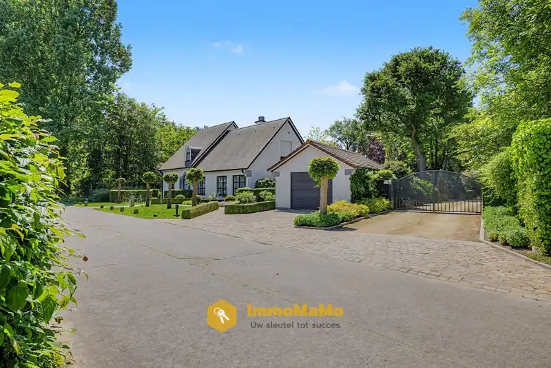 STIJLVOLLE VILLA OP 10.397m2 MET AANGELEGDE PARKTUIN - TE KOOP foto 3