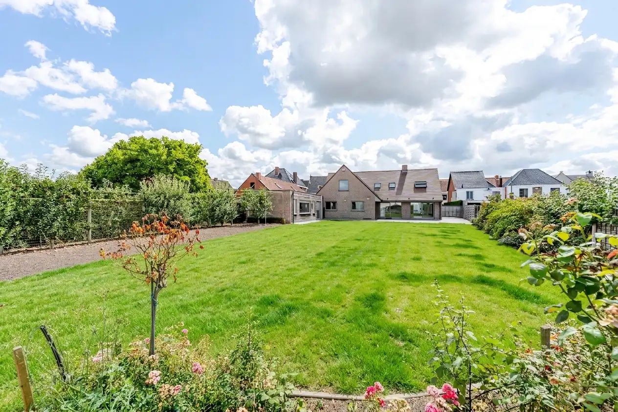 Alleenstaande woning met polyvalent bijgebouw te Zedelgem  foto 16