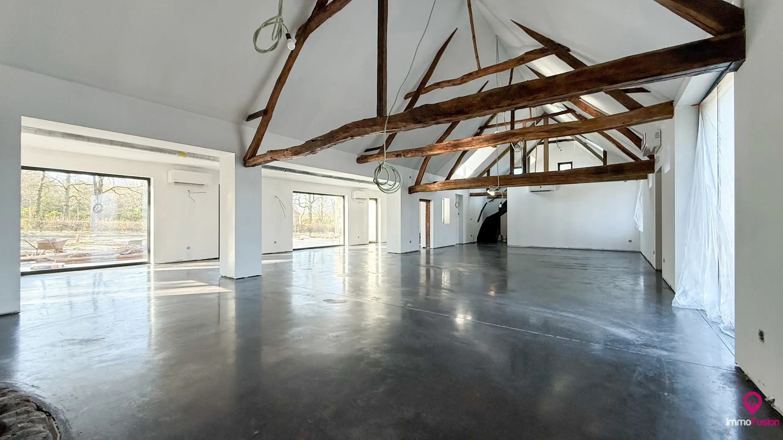 Multifunctioneel horecapand op een perceel van 1.9 hectare! foto 5