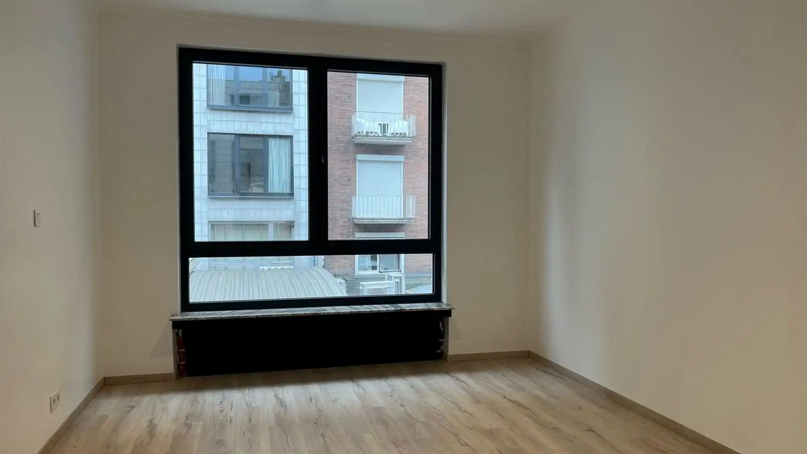 Gloednieuw gerenoveerd appartement met 2 suites  foto 8