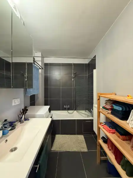 Lichtrijk 2-slaapkamerappartement tussen Dampoort en St-Jacobs foto 11