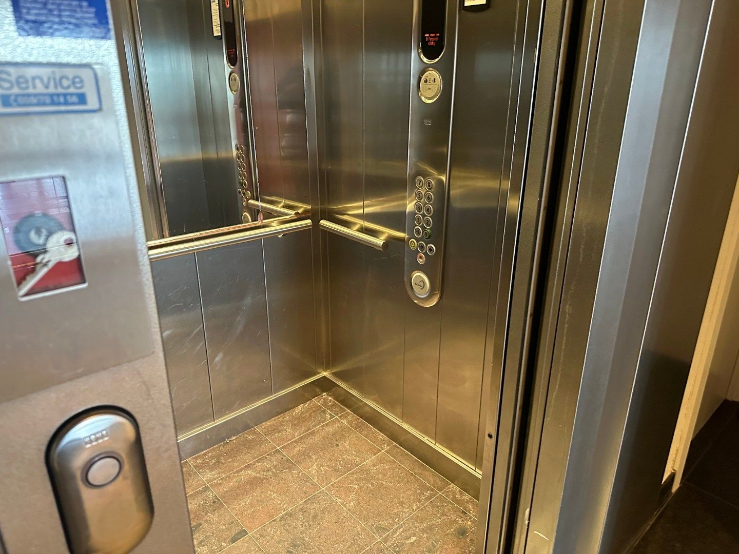 Exclusief luxe   3 slpk.  appartement met frontaal zeezicht en centraal op Zeedijk .    3  terrassen !  Direct aan het strand op topligging! foto 15