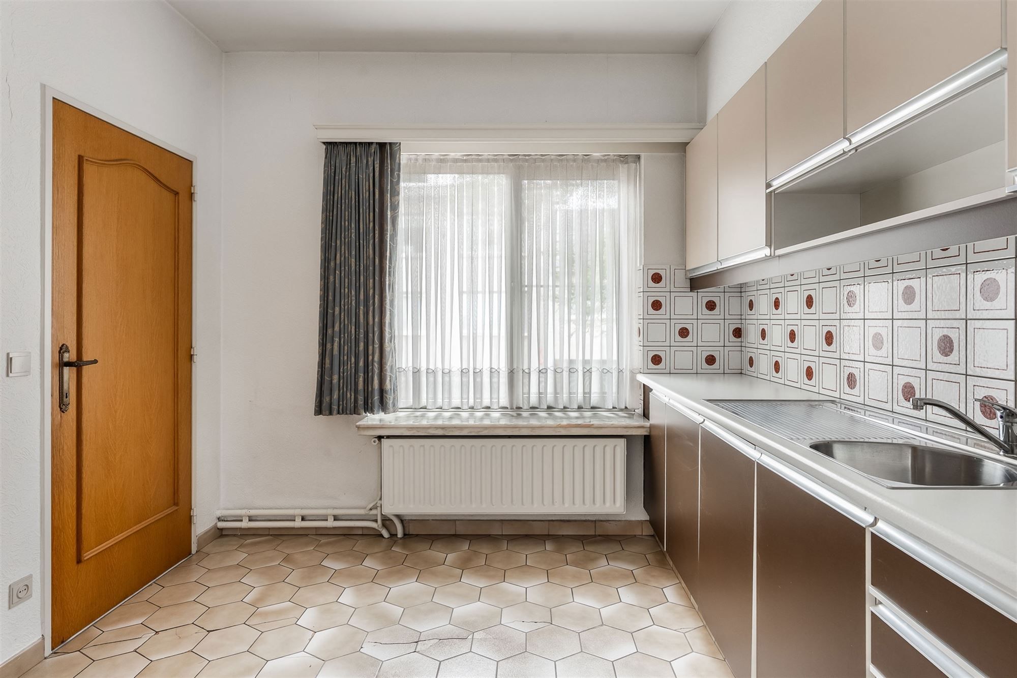 CENTRAAL GELEGEN, RUIM HANDELSPAND MET WOONST (415M²) TE BALEN foto 20