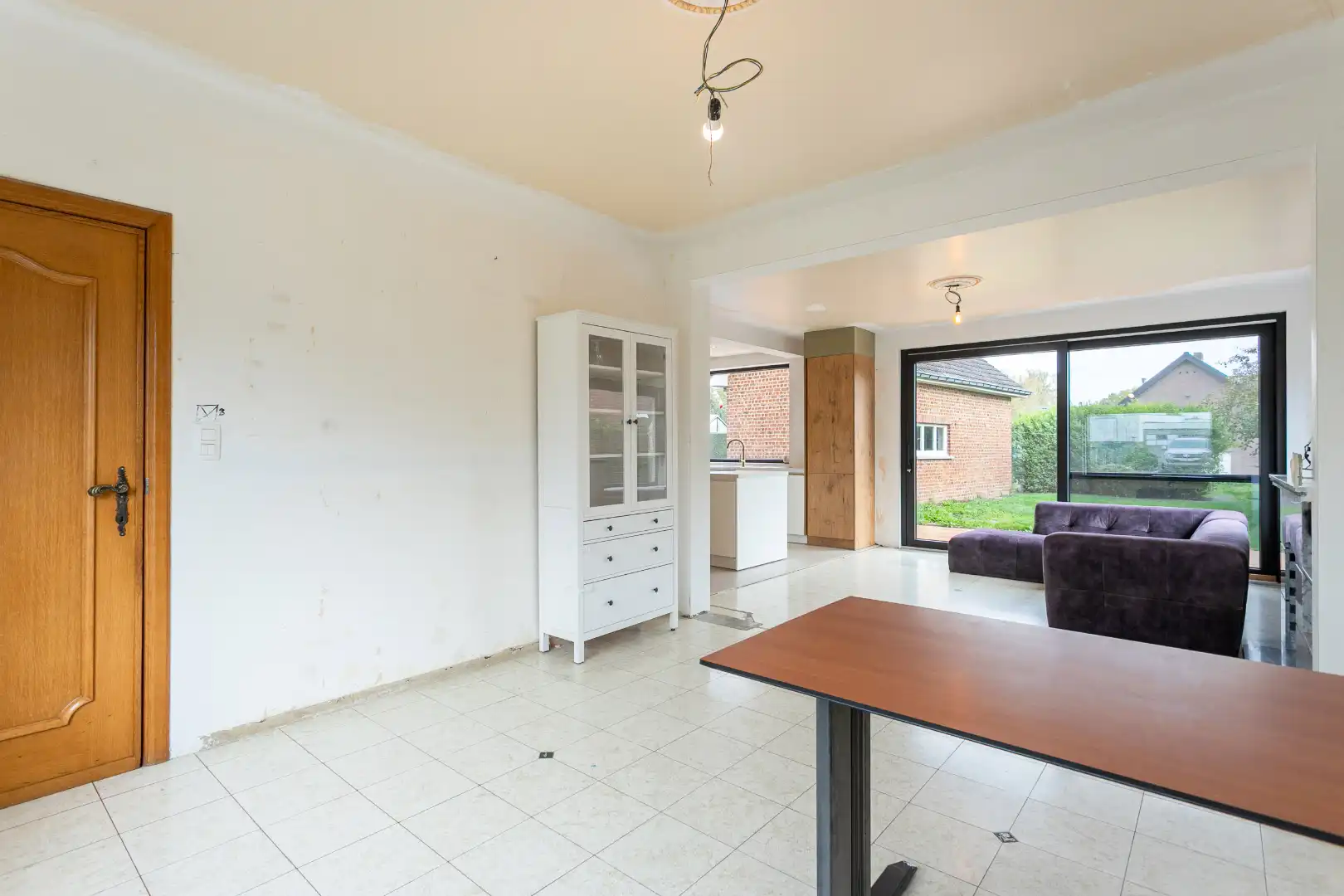 Ruime woning te Pajottegem met 4 slpks, garage en tuin op +-10a! foto 4