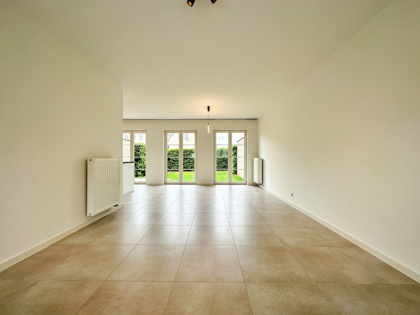 Instapklare woning met 3 slpk, tuin, autostaanplaats, rustige gelegen te Lichtervelde foto 5