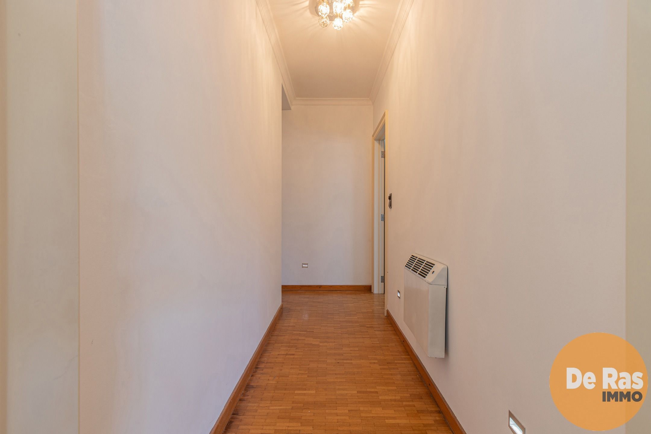 BURST – Ruime bungalow met zwembad en aparte woonruimte foto 9