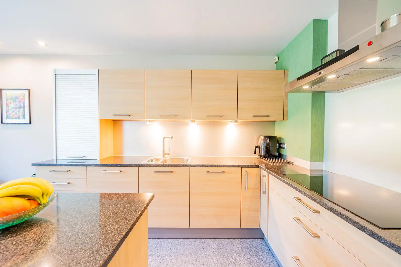 Charmante en bijzonder ruime woning met prachtige tuin en 3 slaapkamers foto 12