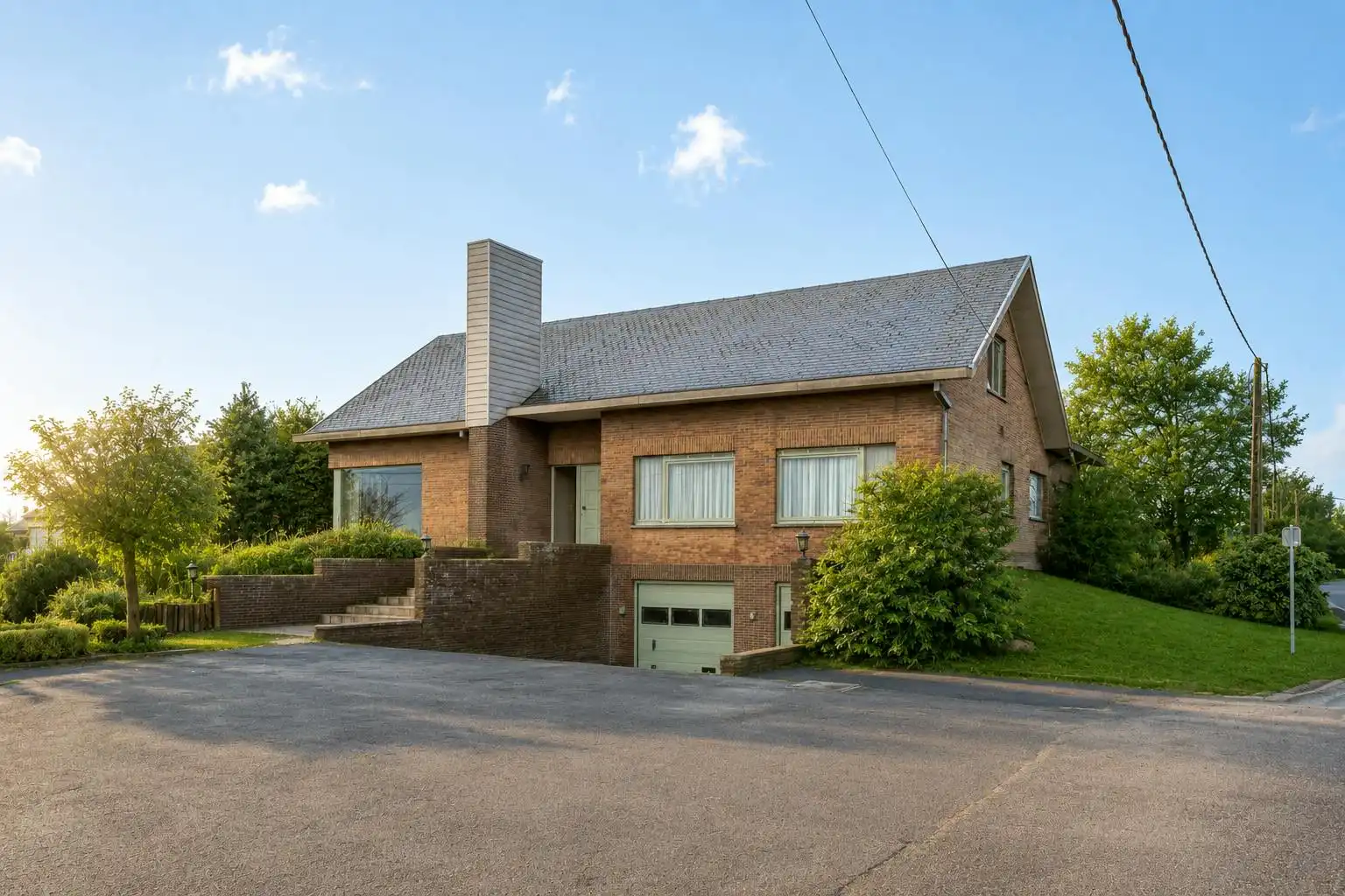 Te renoveren villa te koop op perceel van 2.015 m² in Hooglede foto 2