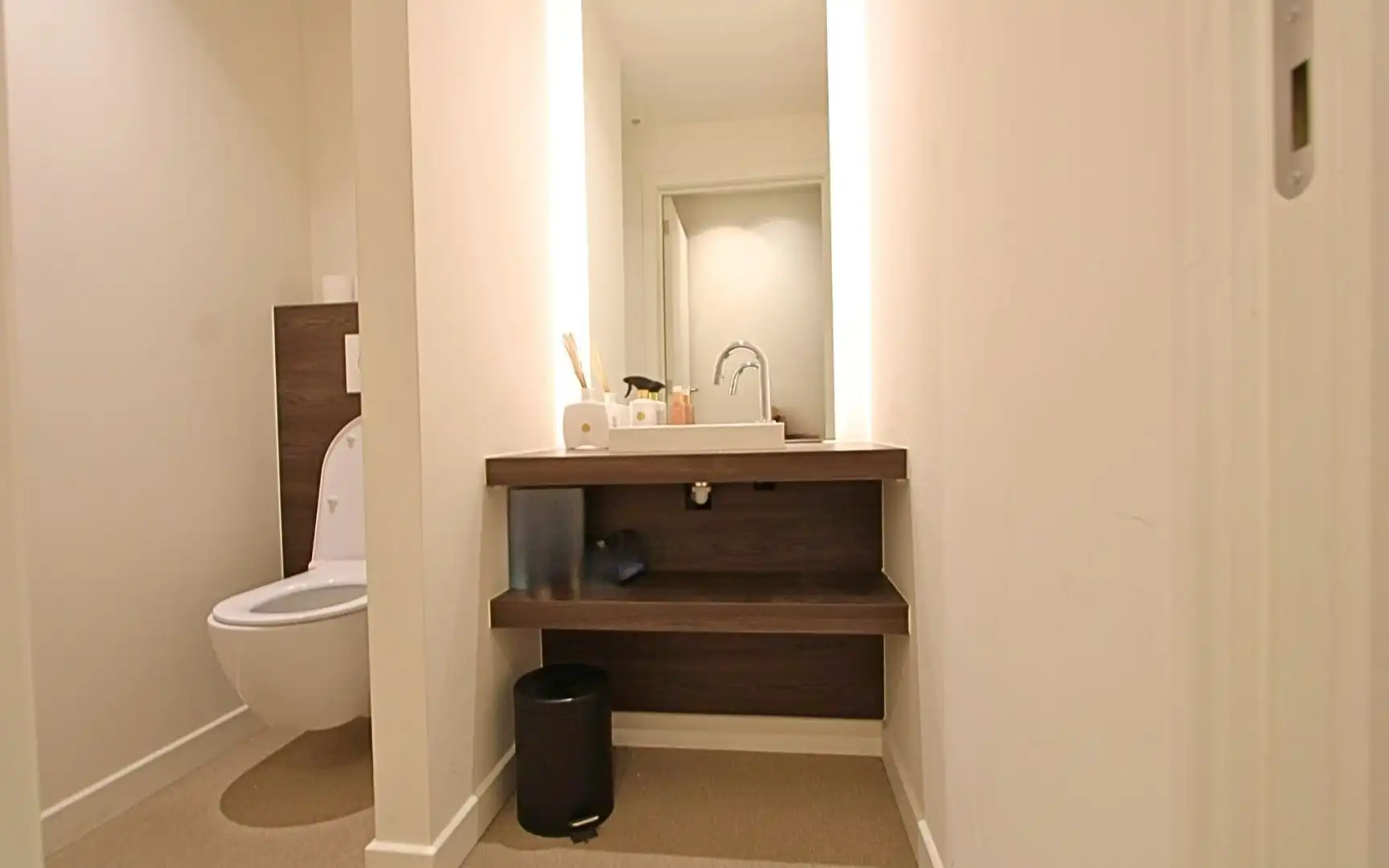 handelspand te huur Lippenslaan 210 foto 7