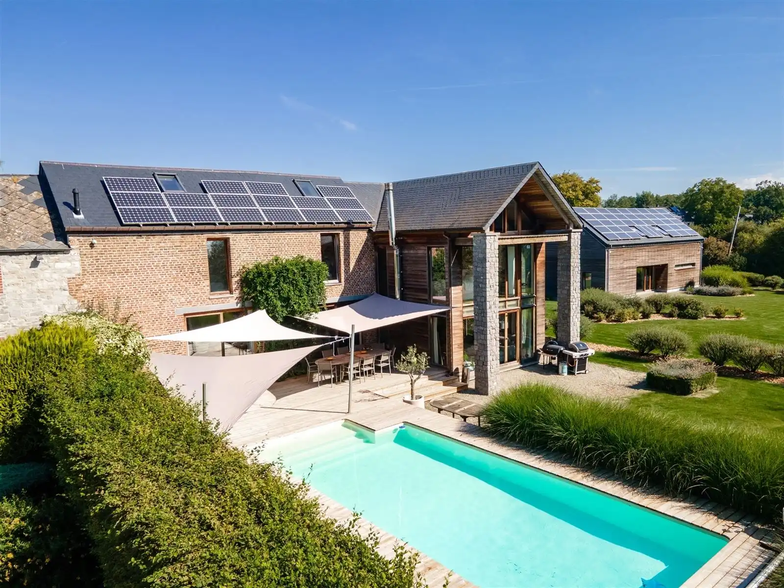 Hoofdfoto van de publicatie: maison unique, où l’habitat et le calme se rejoignent parfaitement