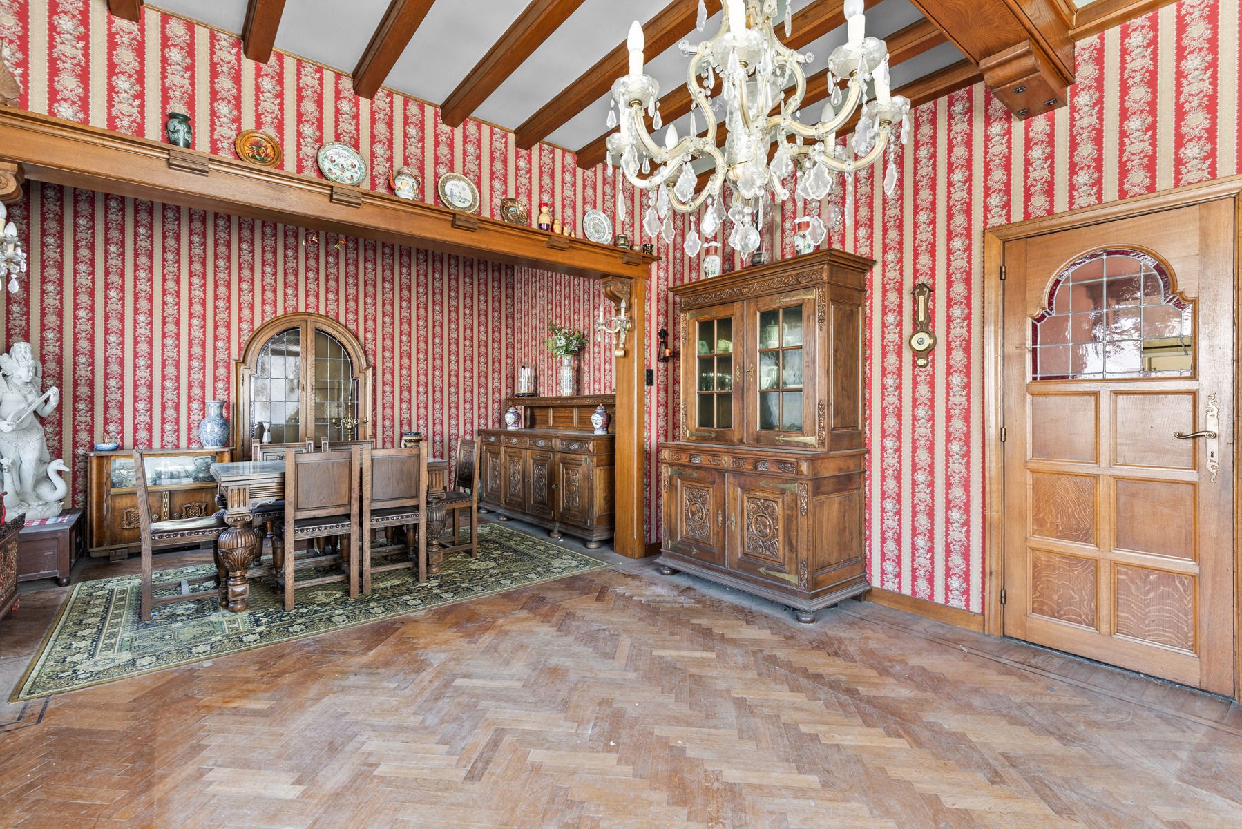 Zeer ruime te renoveren burgerwoning in Brugge! foto 2