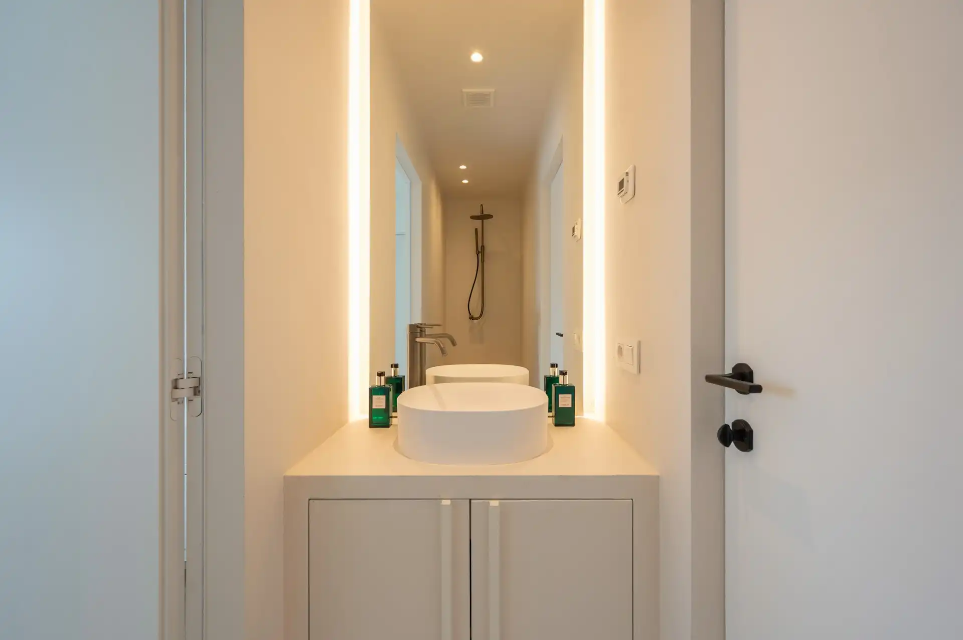 Smaakvol afgewerkte villa in Maaiken met ruime tuin foto 16