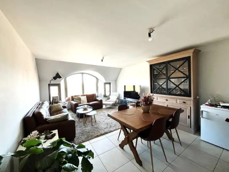 Centraal gelegen appartement met 2 slpks + garage/staanplaats foto 2