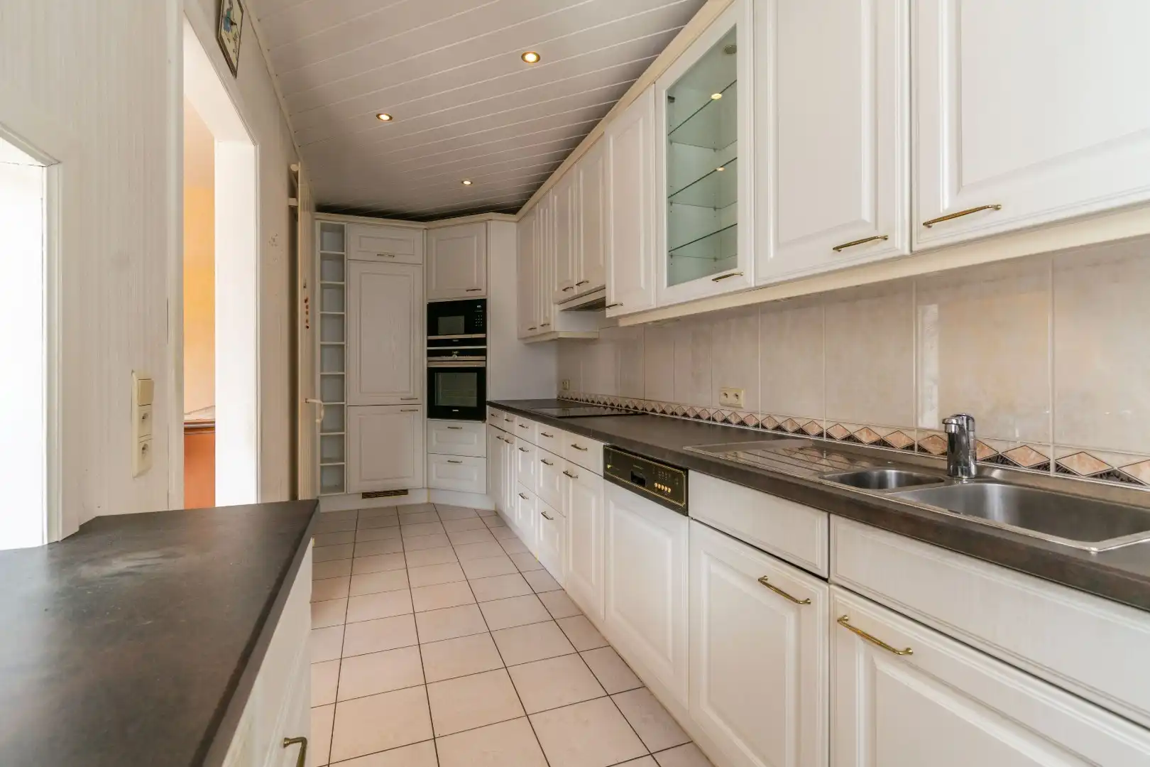 RUSTIG GELEGEN WONING MET 4 SLP, GARAGE & ZUID-TUIN ! foto 15