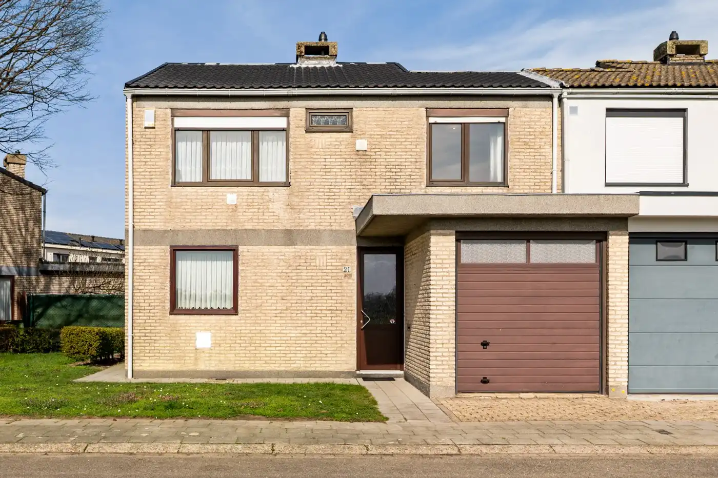 Hoofdfoto van de publicatie: Op te frissen HOB met 3 slpk., garage en tuin