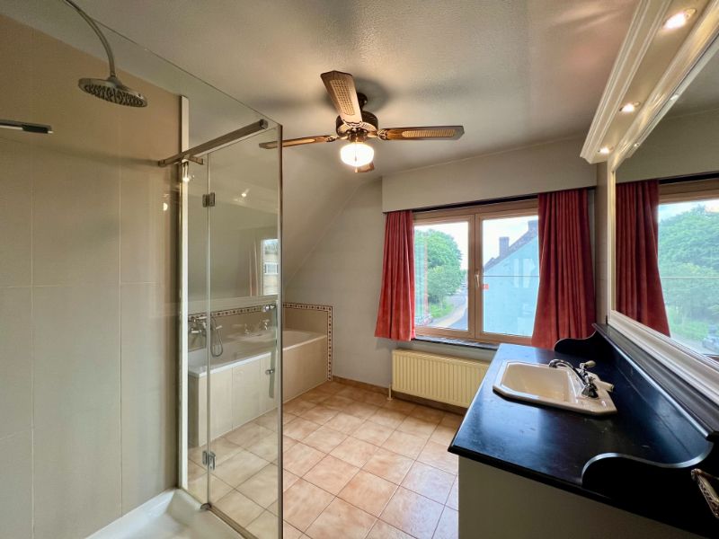 MULTIFUNCTIONEEL PAND MET DUPLEXAPPARTEMENT EN GARAGE foto 15