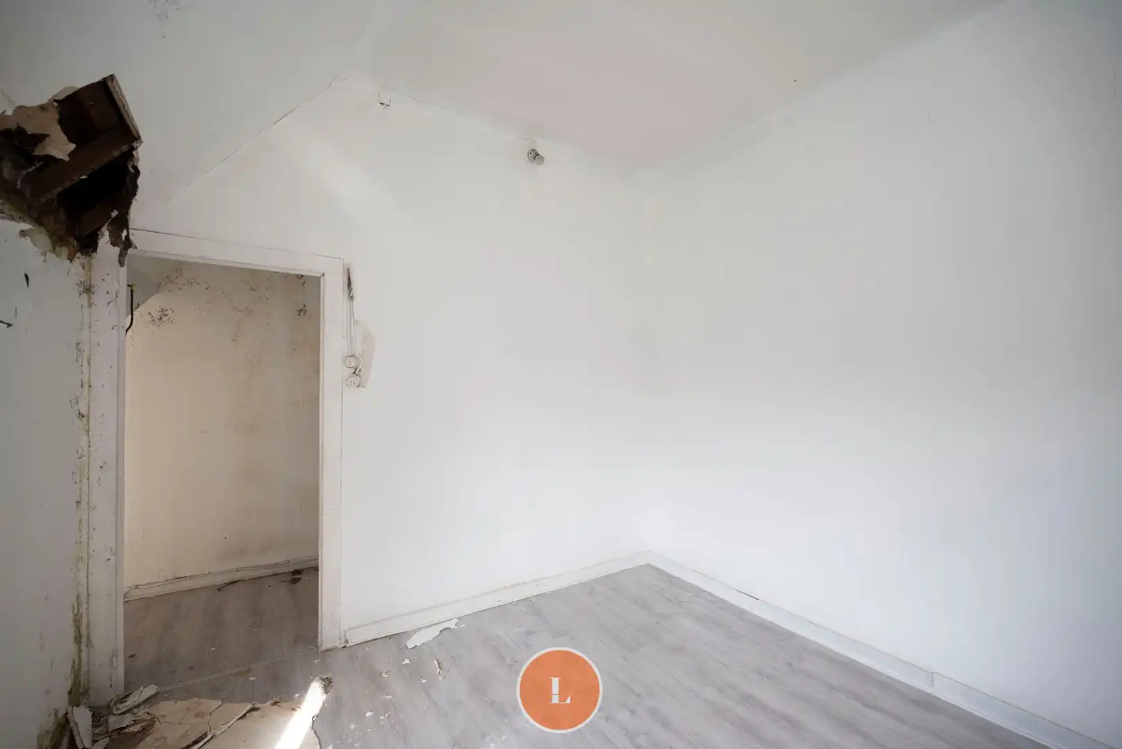 Te renoveren woning in Wevelgem te koop foto 6