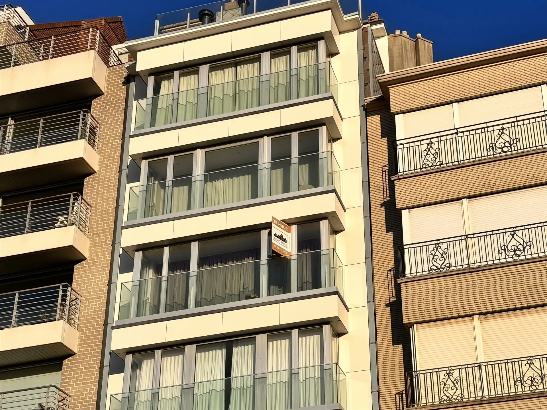 Lichtrijk appartement met zeezicht foto {{pictureIndex}}