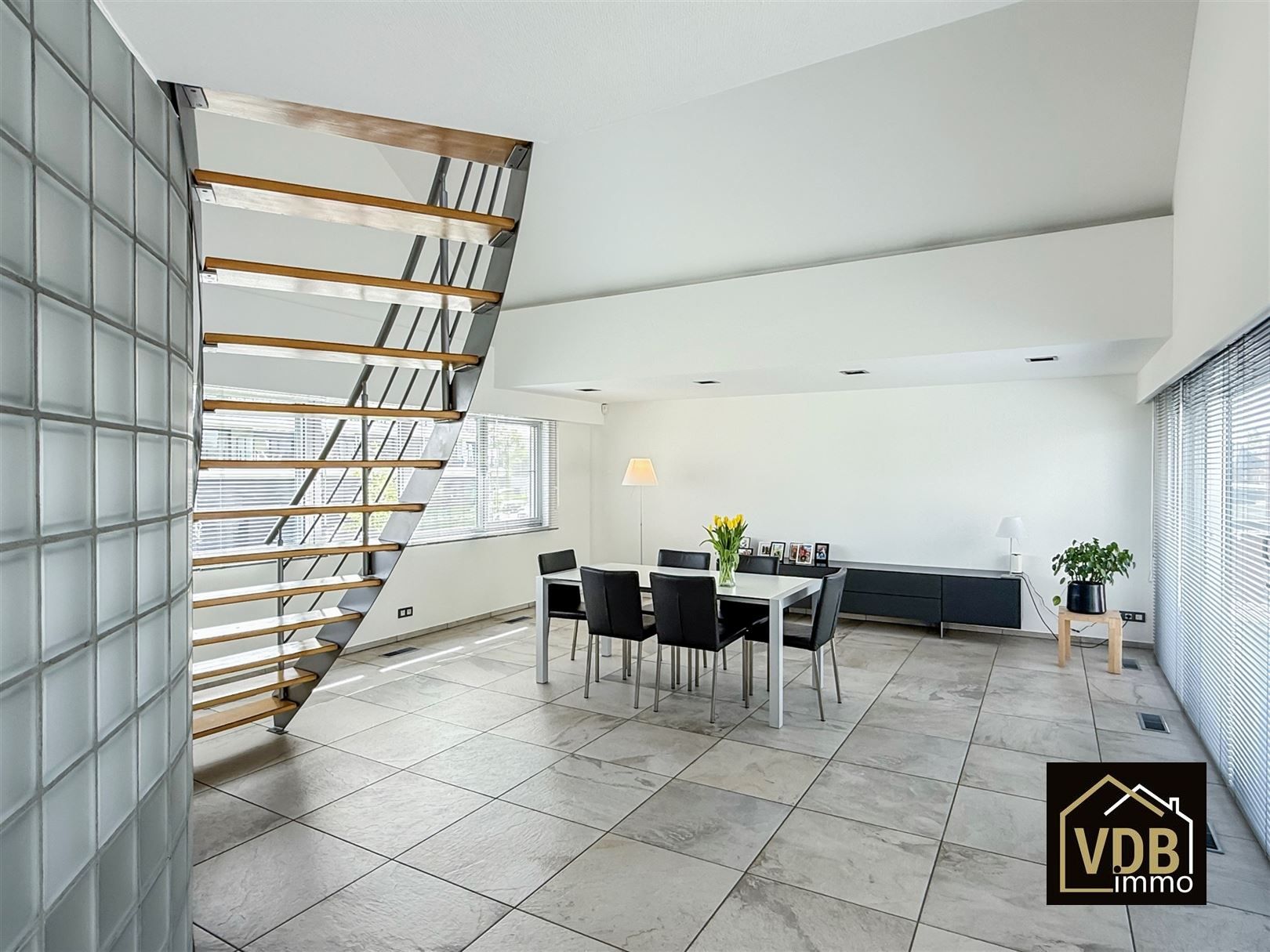 Penthouse zeer goed afgewerkt foto 20