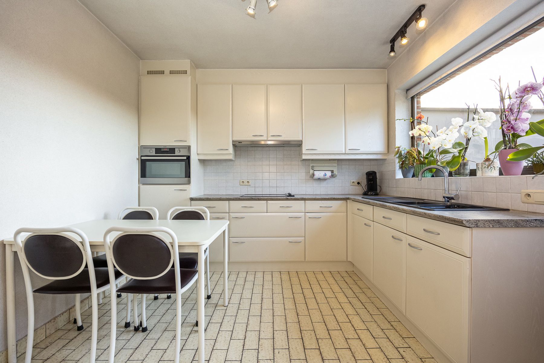 Ruime eigentijdse gezinswoning op een perceel van ca. 468m² in het centrum van Hoogstraten foto 7