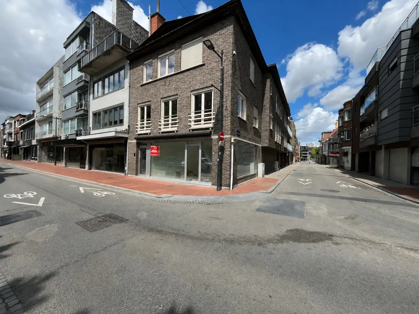 Commerciële ruimte te huur Roeselaarsestraat 42 - 8870 Izegem