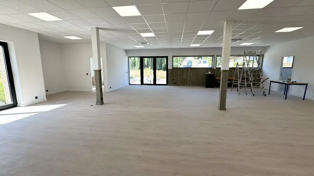 Gerenoveerde kantoren met magazijn te huur nabij N16 te Temse foto 11
