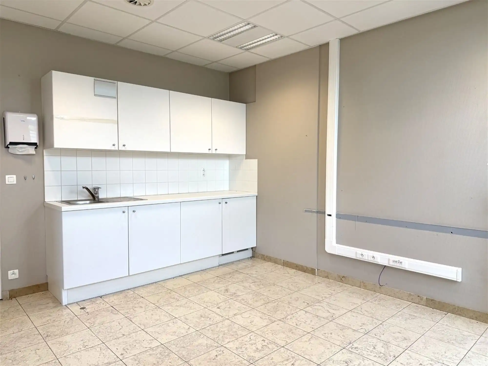 KANTOORRRUIMTE / DIENSTENRUIMTE / KABINET / PRAKTIJKRUIMTE op TOPLOCATIE foto 7
