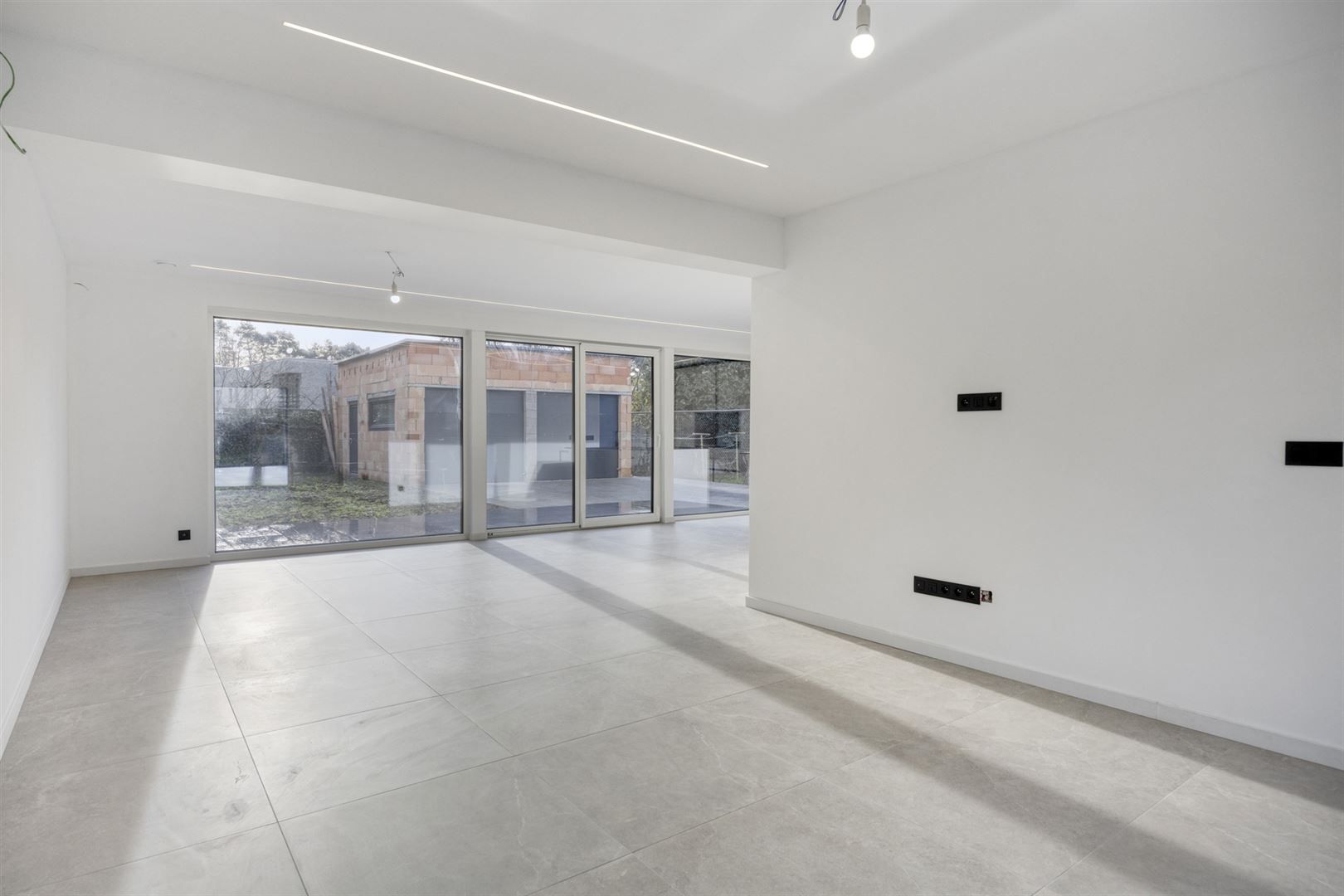 TE KOOP: Volledig gerenoveerde woning te Houthalen! foto 3