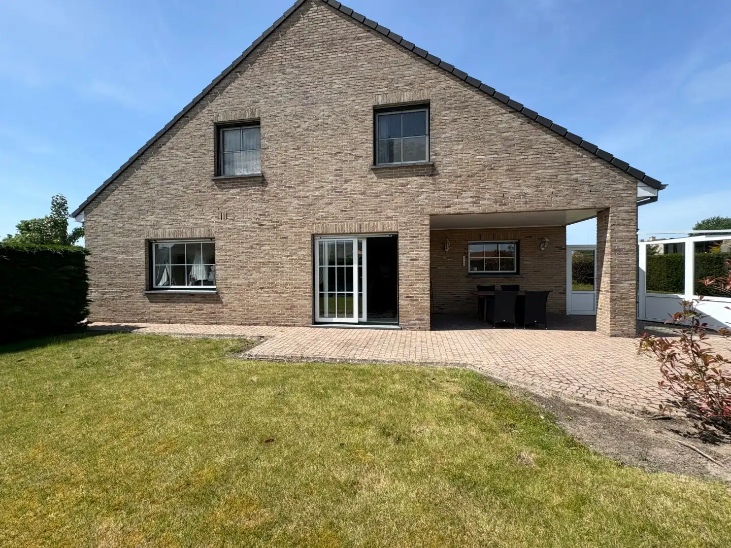 Ruime villa op perceel van 758 m² met 4 slaapkamers  foto 23