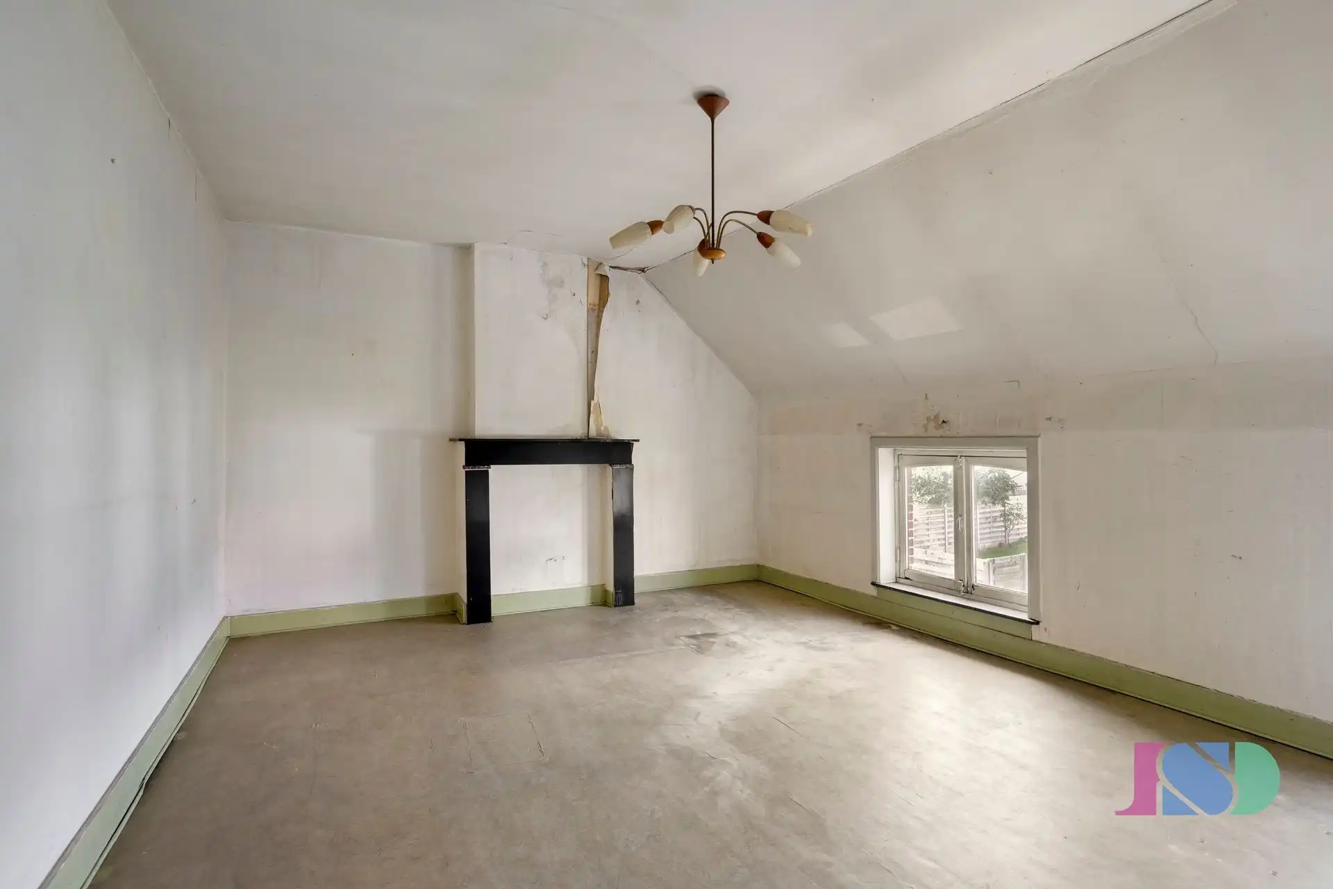 Te renoveren woning met potentieel foto 22