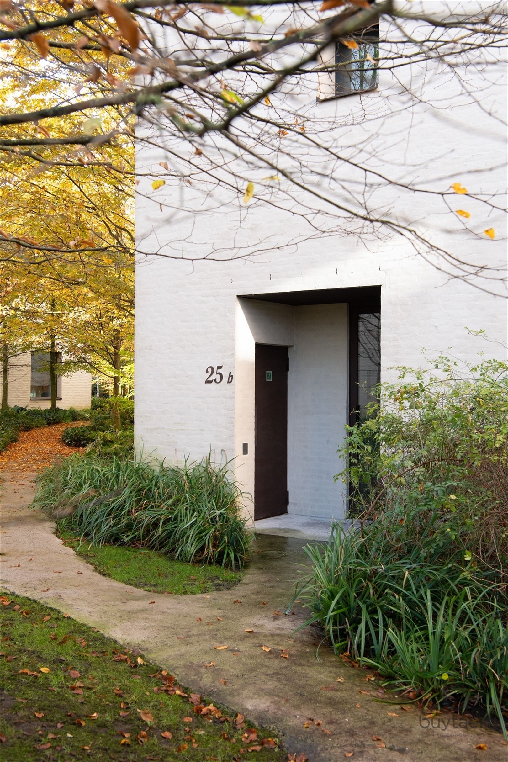 UNIEK GELIJKVLOERS APPARTEMENT OP DE KANAALSITE VAN AXEL VERVOORDT foto 3