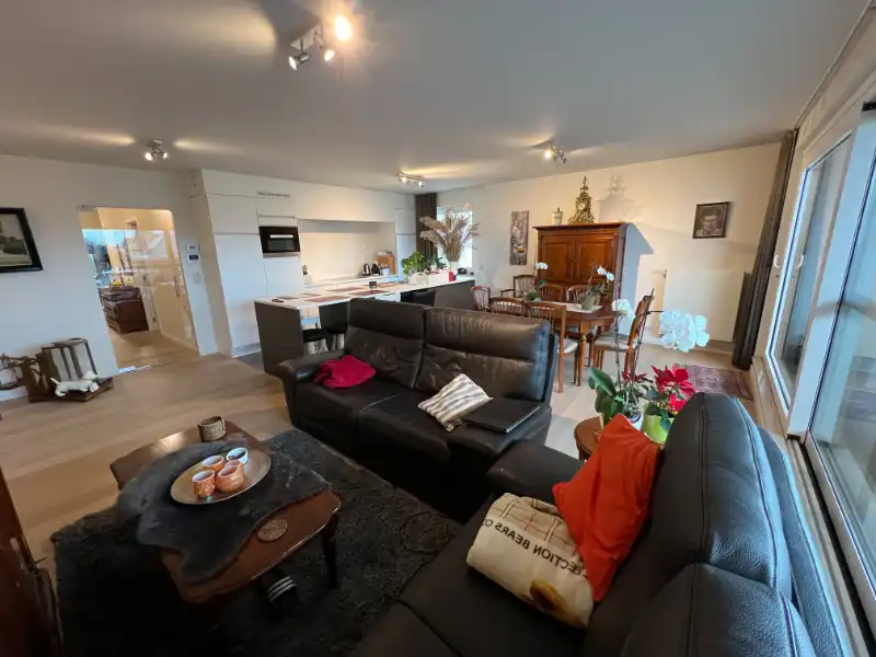 --- NIEUW --- Ruim recent appartement (112m²) met 3 slaapkamers + garagebox foto 4